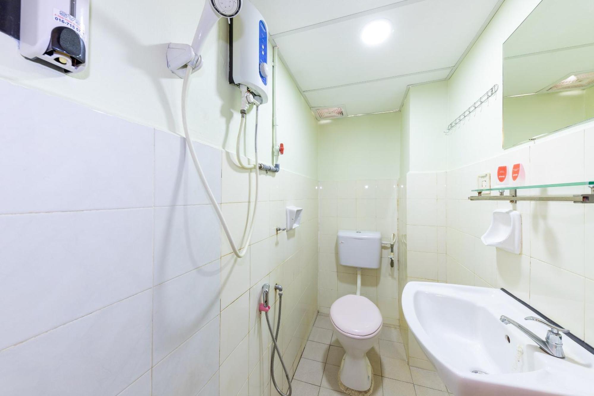 Super Oyo 432 My 7Days Inn Джохор Бахру Екстериор снимка