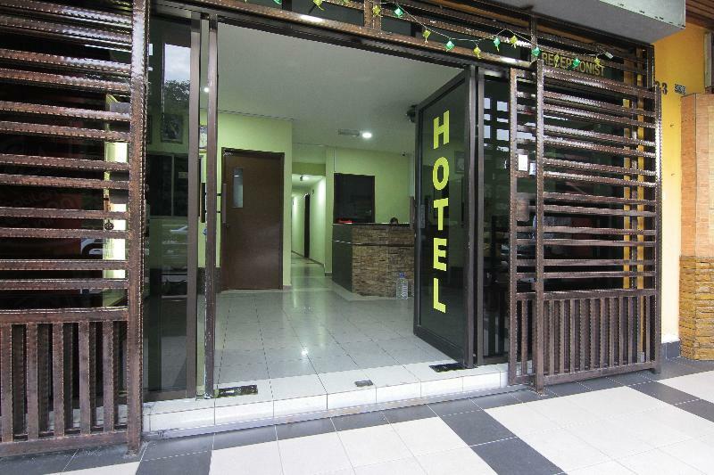 Super Oyo 432 My 7Days Inn Джохор Бахру Екстериор снимка
